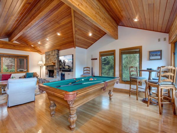 Perfect Vacation Rental with 5 Bedrooms & Great Amenities
