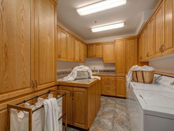 Perfect Vacation Rental with 5 Bedrooms & Great Amenities