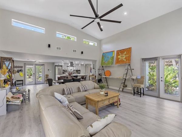 Siesta Key Vacation Home Three Bedroom Walk to Beach
