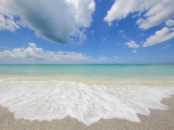 Siesta Key Vacation Home Three Bedroom Walk to Beach