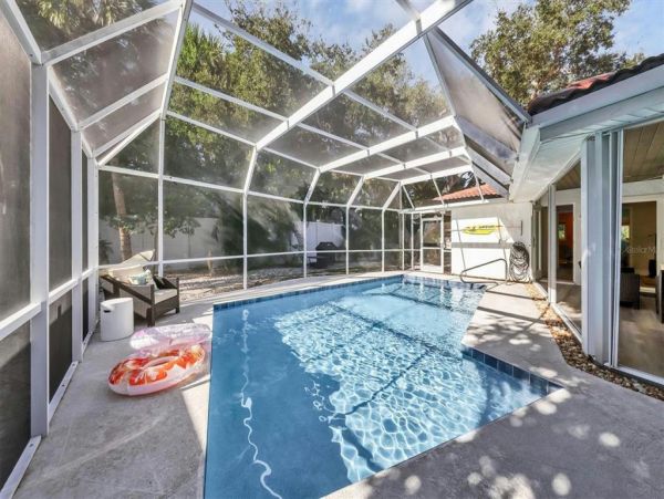 Siesta Key Vacation Home Three Bedroom Walk to Beach