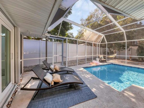 Siesta Key Vacation Home Three Bedroom Walk to Beach