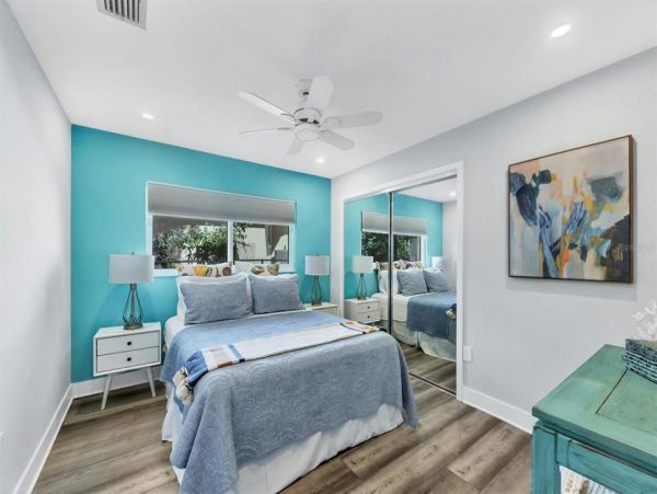 Siesta Key Vacation Home Three Bedroom Walk to Beach