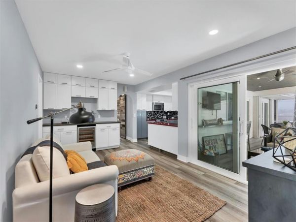 Siesta Key Vacation Home Three Bedroom Walk to Beach
