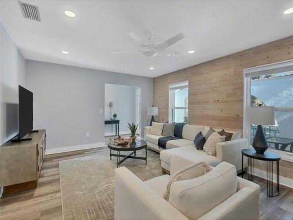 Siesta Key Vacation Home Three Bedroom Walk to Beach