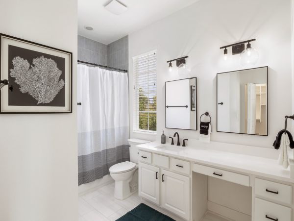 Tastefully Decorated Five Bedroom Vacation Rental in Bradenton