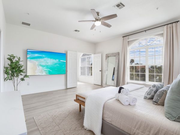 Tastefully Decorated Five Bedroom Vacation Rental in Bradenton