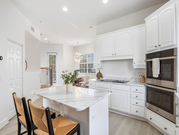 Tastefully Decorated Five Bedroom Vacation Rental in Bradenton