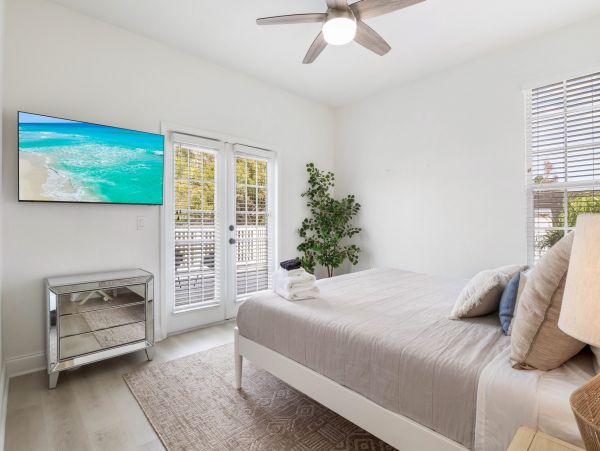 Tastefully Decorated Five Bedroom Vacation Rental in Bradenton