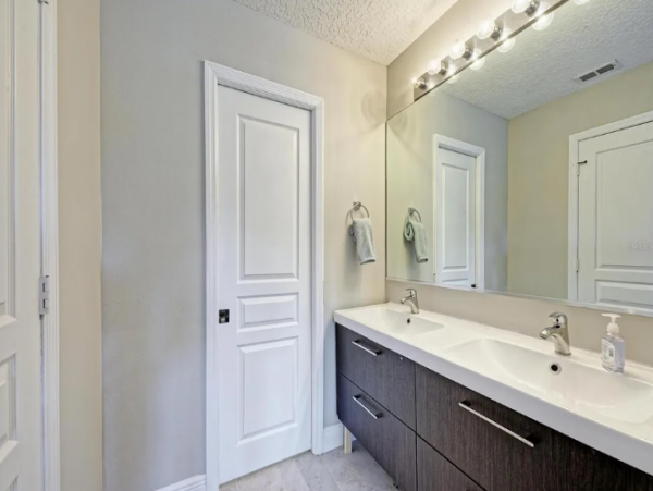 Lovely 3 Bedroom Vacation Rental with Great Amenities