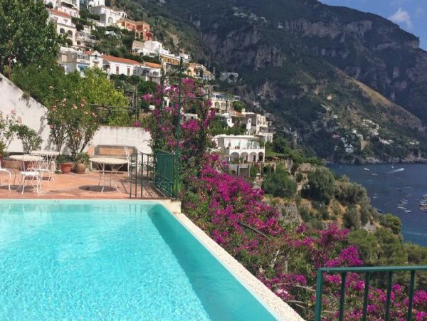 Lovely Positano Vacation Villa with 3 Bedrooms & Amazing Views