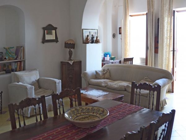 Lovely Positano Vacation Villa with 3 Bedrooms & Amazing Views