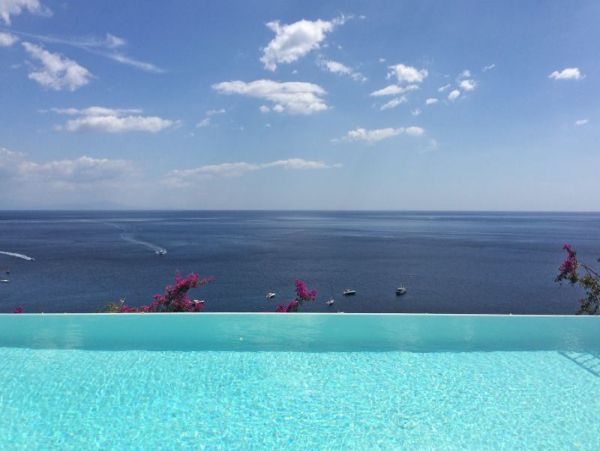 Lovely Positano Vacation Villa with 3 Bedrooms & Amazing Views