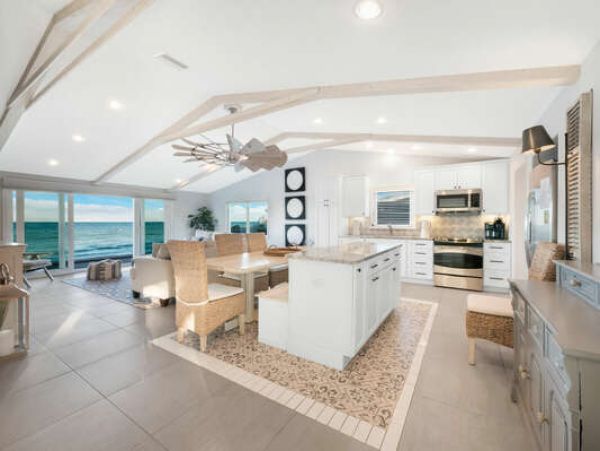 Bay Beach Luxury on Anna Maria Island