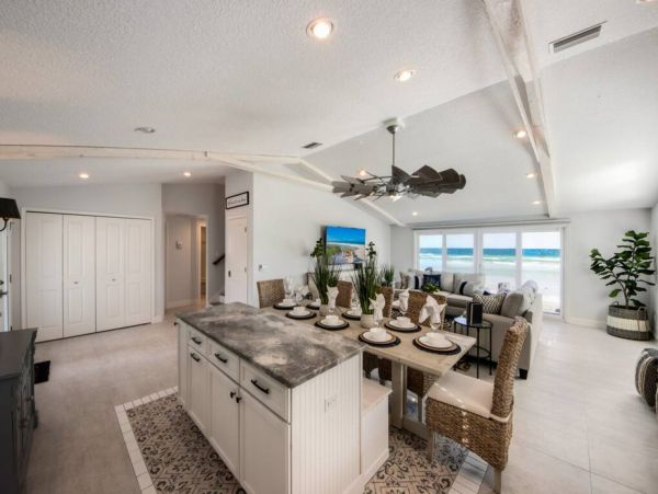 Bay Beach Luxury on Anna Maria Island
