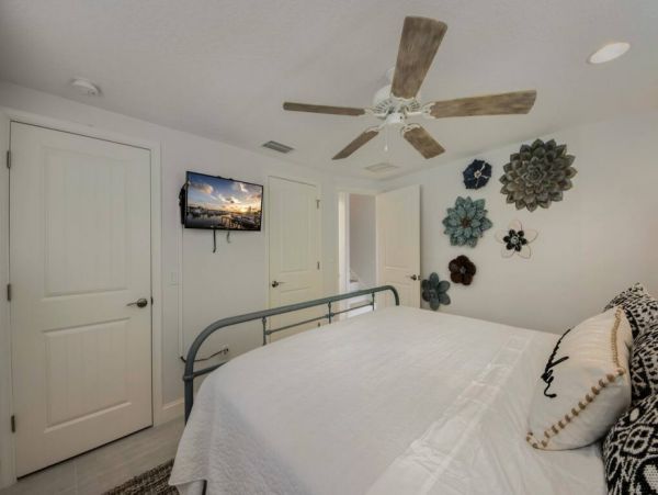 Bay Beach Luxury on Anna Maria Island