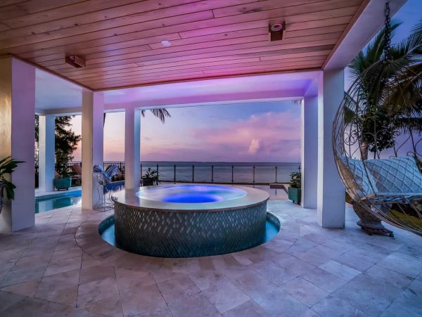 Anna Maria Vacation Home Five Bedroom Beachfront