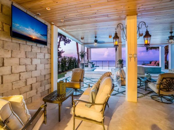 Anna Maria Vacation Home Five Bedroom Beachfront