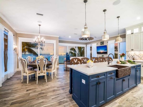 Anna Maria Vacation Home Five Bedroom Beachfront
