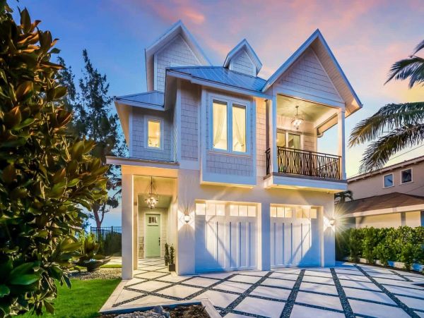 Anna Maria Vacation Home Five Bedroom Beachfront