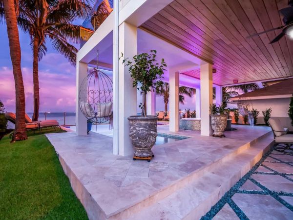 Anna Maria Vacation Home Five Bedroom Beachfront