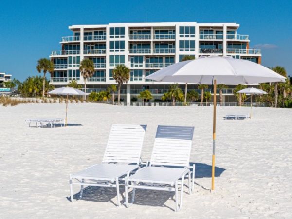 Siesta Key Beachfront Rentals | Luxury 3-Bedroom Gulf-Front Condo