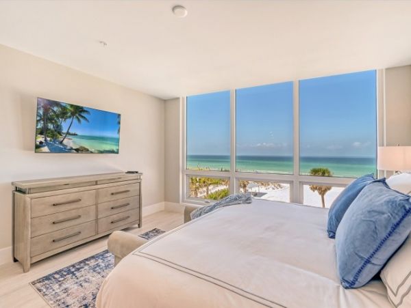 Siesta Key Beachfront Rentals | Luxury 3-Bedroom Gulf-Front Condo