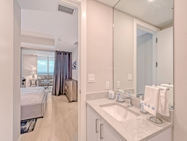 Siesta Key Beachfront Rentals | Luxury 3-Bedroom Gulf-Front Condo