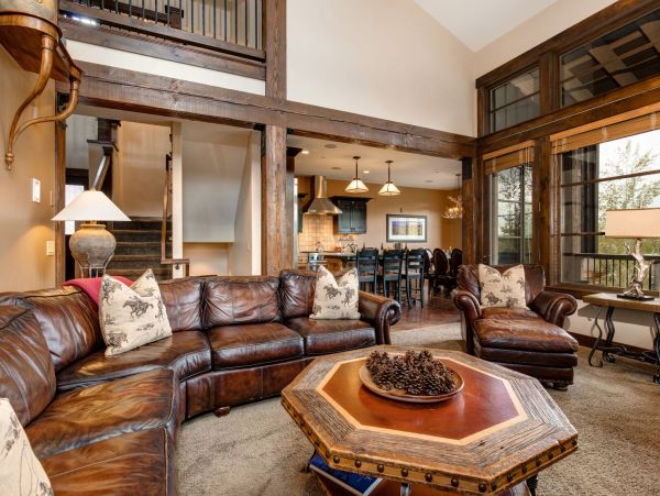 Ski-in/Ski-out Luxury Vacation Townhome with Shared Pool