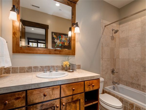 Ski-in/Ski-out Luxury Vacation Townhome with Shared Pool