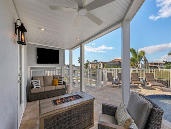 Canal-Front Vacation Home in Englewood with Pool & Hot Tub