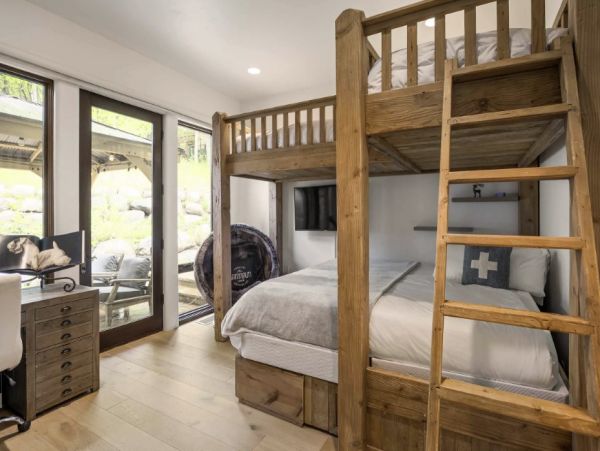 Ski In - Ski Out Snowmass Vacation Home Six Bedroom