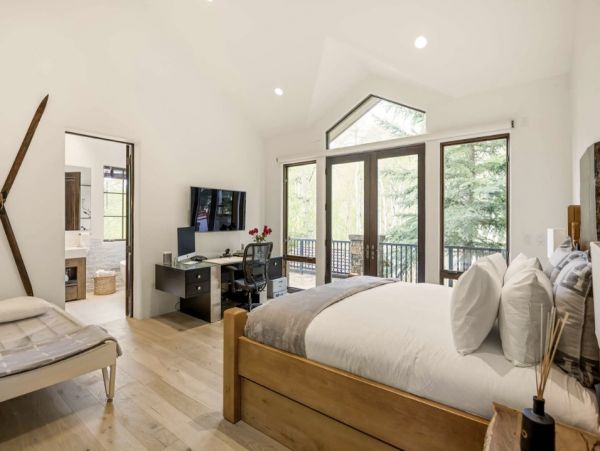 Ski In - Ski Out Snowmass Vacation Home Six Bedroom