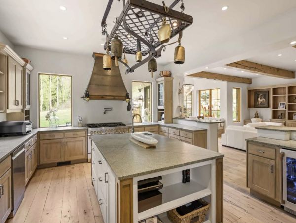 Ski In - Ski Out Snowmass Vacation Home Six Bedroom