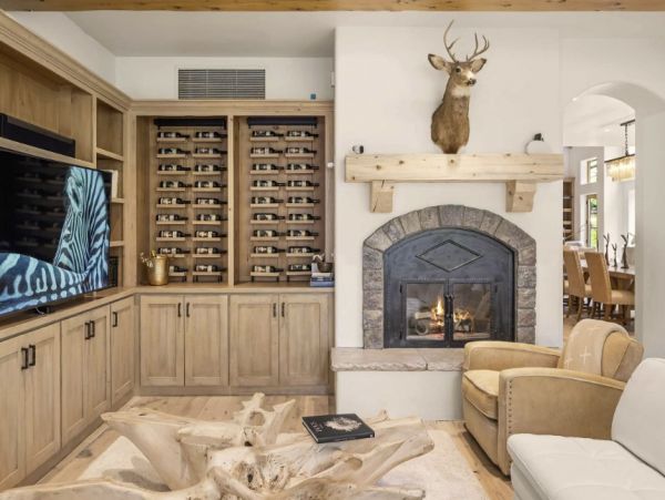 Ski In - Ski Out Snowmass Vacation Home Six Bedroom
