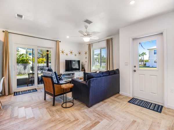Cortez Lovely 2 Bedroom Vacation Home with Pool