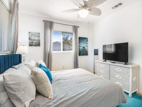 Cortez Lovely 2 Bedroom Vacation Home with Pool