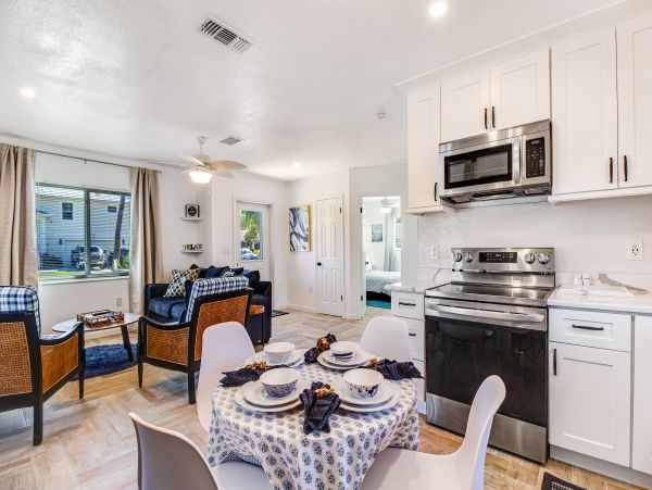 Cortez Lovely 2 Bedroom Vacation Home with Pool