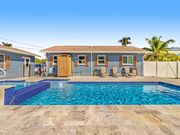 Cortez Lovely 2 Bedroom Vacation Home with Pool