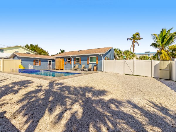 Cortez Lovely 2 Bedroom Vacation Home with Pool