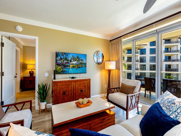 Beachfront Luxury 2 Bedroom Vacation Condo in Kaanapali