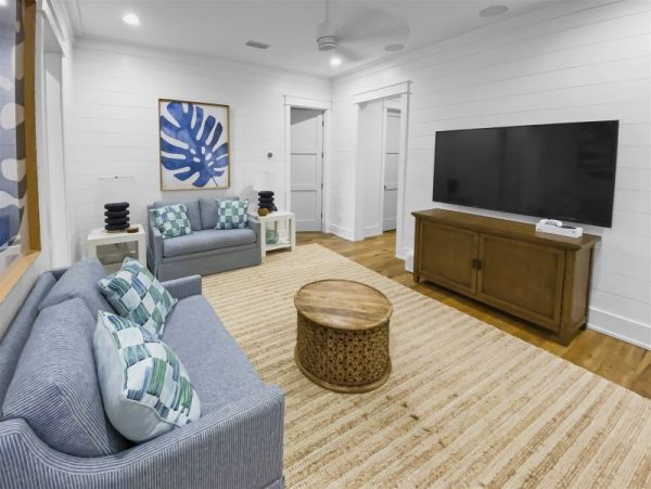 Spacious 5 Bedroom Vacation Home in Seagrove Beach