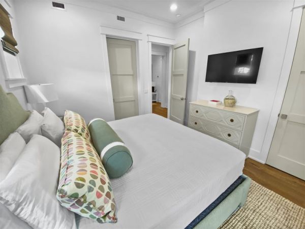 Spacious 5 Bedroom Vacation Home in Seagrove Beach