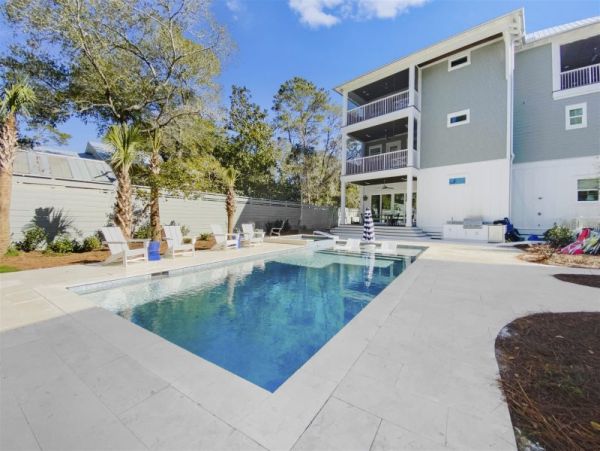 Spacious 5 Bedroom Vacation Home in Seagrove Beach
