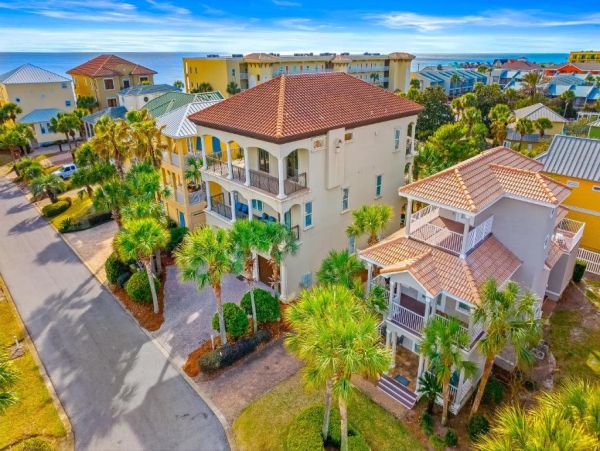 Miramar Vacation Rentals 4-Bedroom Beach Home with Private Pool & Gulf Views