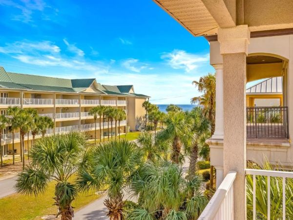 Miramar Vacation Rentals 4-Bedroom Beach Home with Private Pool & Gulf Views