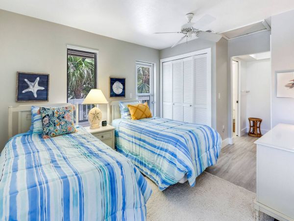 Captiva Vacation Home Two Bedroom walk to Beach