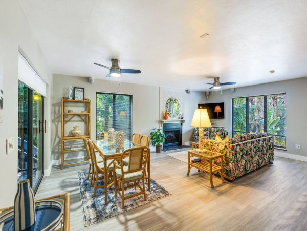 Captiva Vacation Home Two Bedroom walk to Beach