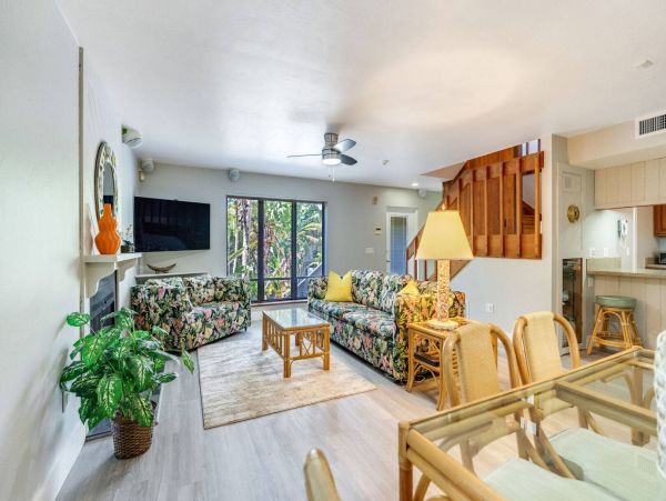 Captiva Vacation Home Two Bedroom walk to Beach