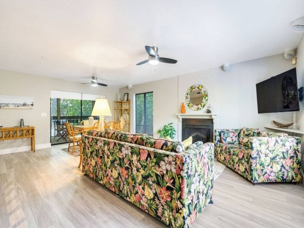 Captiva Vacation Home Two Bedroom walk to Beach